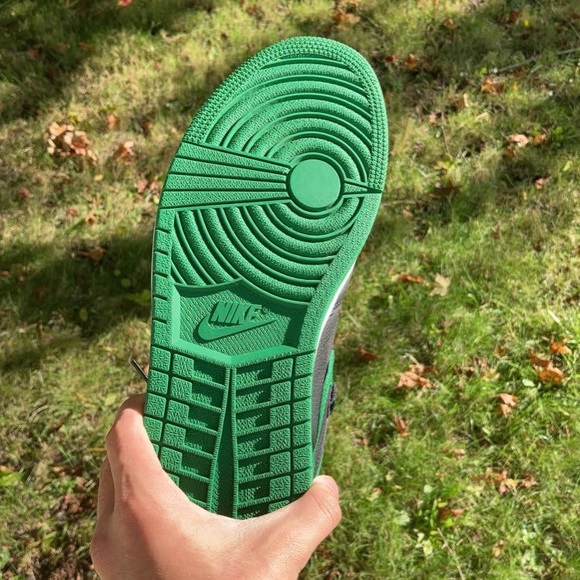 Jordan 1 Pine Green - Picture 3 of 3